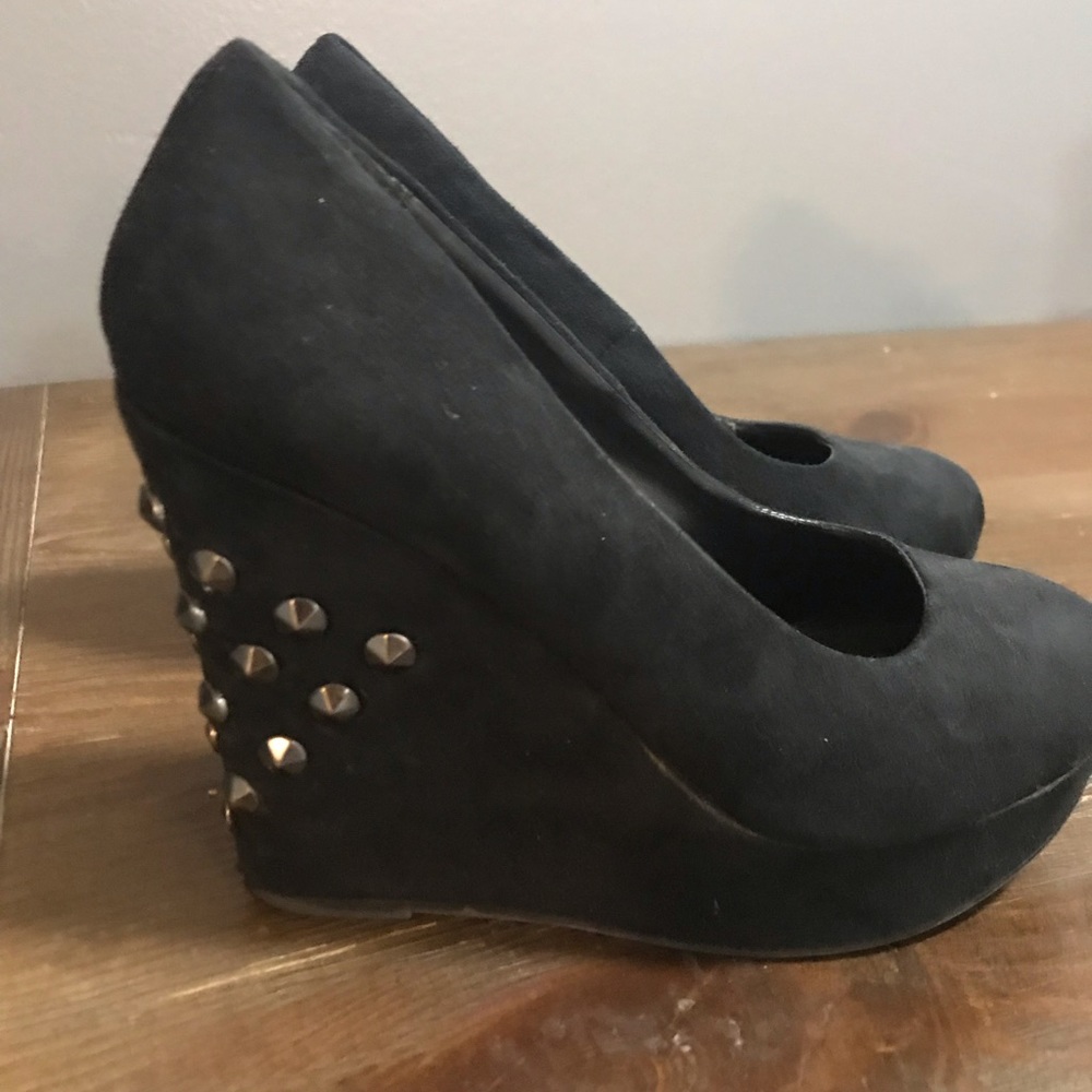 Kardashian Black Wedge